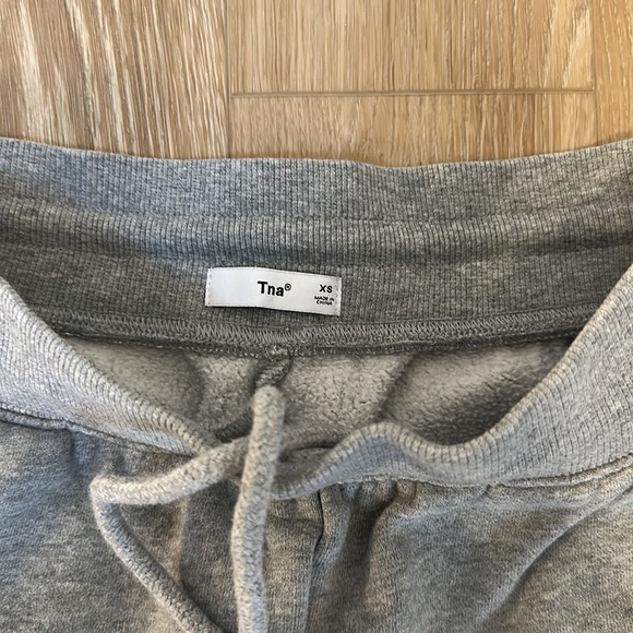 TNA The Perfect Jogger Grey (XS) - Picture 3 of 4